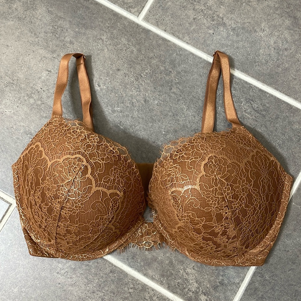 Victoria’s Secret Dream Angles Push-up Bra size 38D
